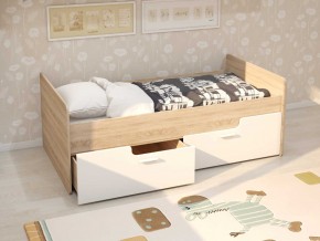 Кровать Умка дуб сонома с белыми ящиками в Лянторе - lyantor.magazinmebel.ru | фото